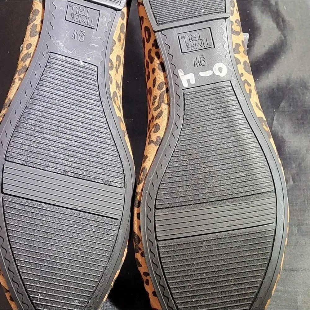 TIME AND TRU BASIC BALLET  ANIMAL PRINT FLATS - Picture 13 of 16